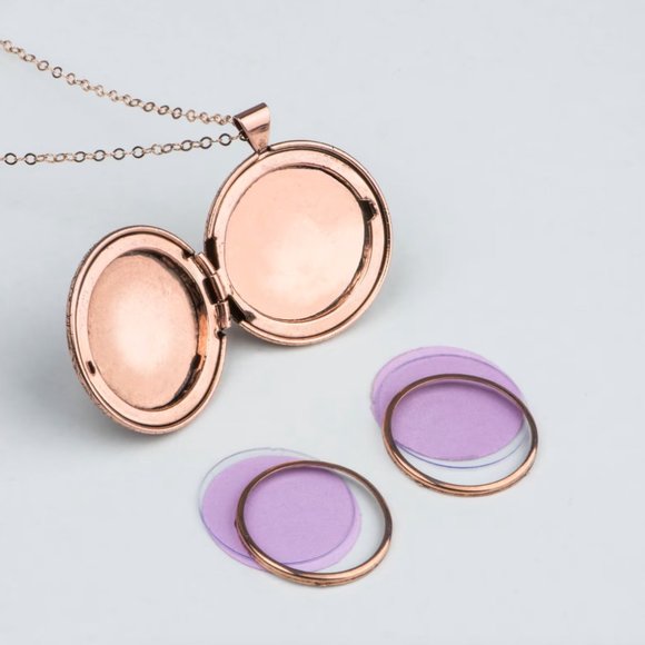 Floral Rose Locket Necklace for Photos, Long Necklace Locket, Rose Gold Lockets - Picture 3 of 6